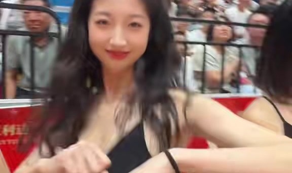 kaiyun体育-山西啦啦队舞蹈视频惊艳亮相：方向难辨却魅力十足