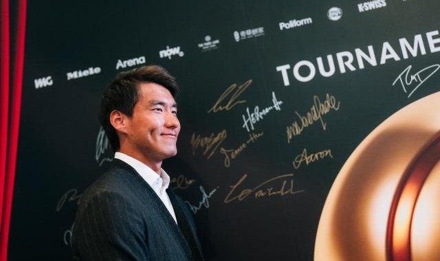 赛事服务-赛季还没开始，布云朝克特就获奖了