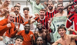 击败死敌挺进决赛！亚伯拉罕社媒晒照，米兰众将在更衣室庆祝