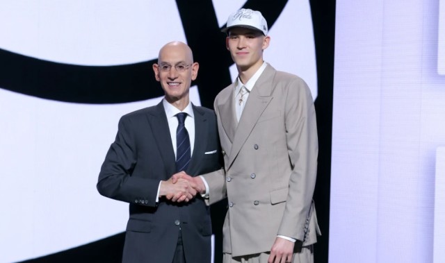 基里连科：杰明是俄罗斯历史上顺位最高的新秀，他在篮网有机会首发