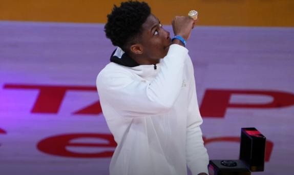 开云直播-字母弟10票压唐斯 太多球员把全明星投票权当儿戏