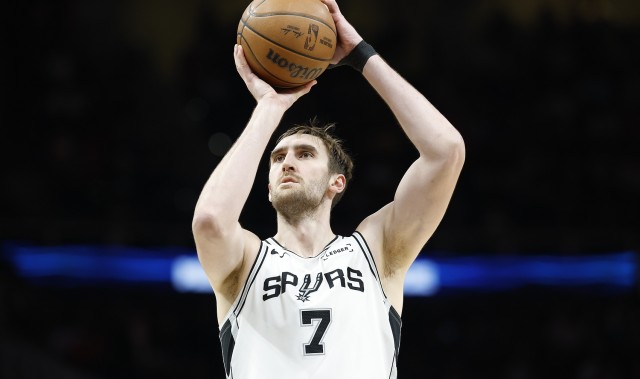 开云直播-科内特：与全员出战76人的交手很令人兴奋 这场比赛对抗强度很高