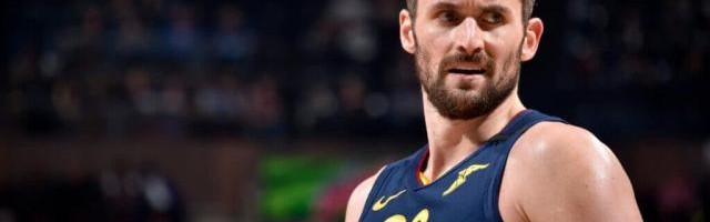 赛事服务-拉夫再度赛中情绪失控 他应该学格里芬买断离队？