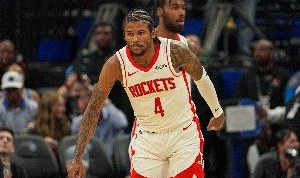 开云直播-冲击力十足！杰伦-格林半场9中3拿到14分 次节独得13分