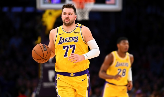 开云直播-八村塁：东契奇伤退后 球队传达的信息是其他人要站出来&amp;团结一致