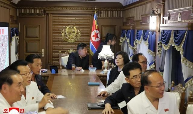 赛事服务-金正恩“多边首秀”，女儿两度亮相